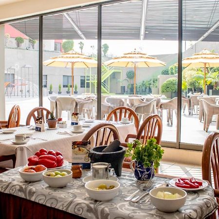 มีซิออน โตเรโอ เซนโตร เด กอนเบนซิโอเนส Hotel Naucalpan de Juarez ภายนอก รูปภาพ