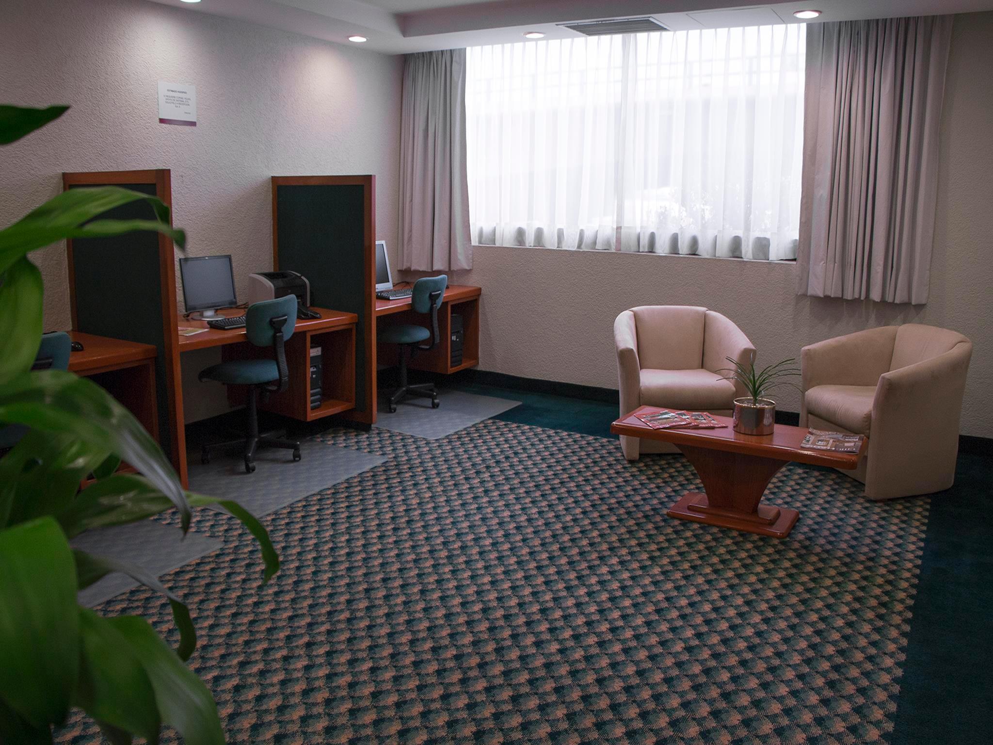 มีซิออน โตเรโอ เซนโตร เด กอนเบนซิโอเนส Hotel Naucalpan de Juarez ภายนอก รูปภาพ