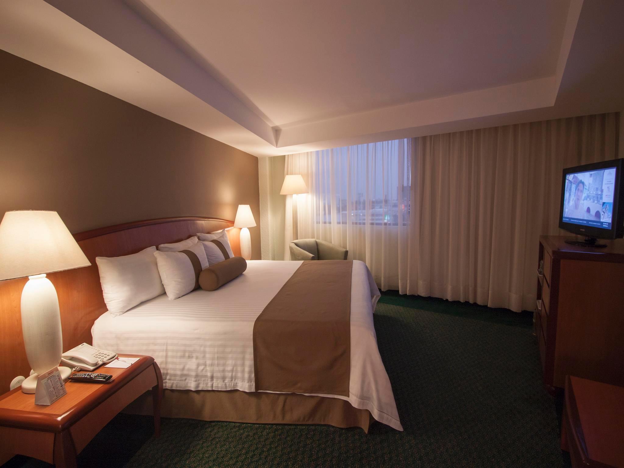 มีซิออน โตเรโอ เซนโตร เด กอนเบนซิโอเนส Hotel Naucalpan de Juarez ภายนอก รูปภาพ