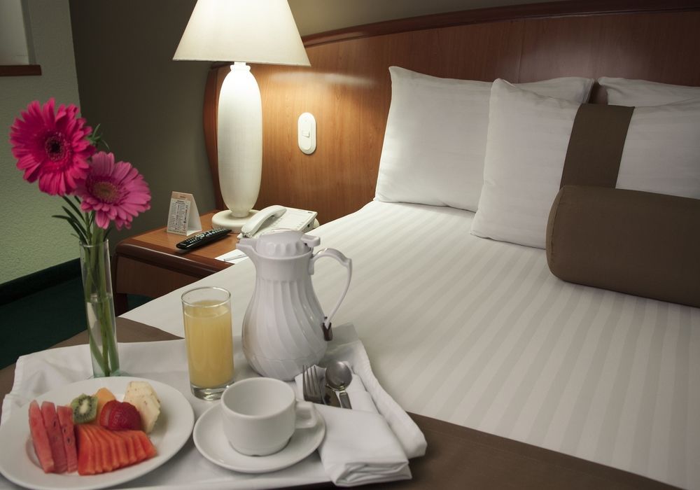 มีซิออน โตเรโอ เซนโตร เด กอนเบนซิโอเนส Hotel Naucalpan de Juarez ภายนอก รูปภาพ